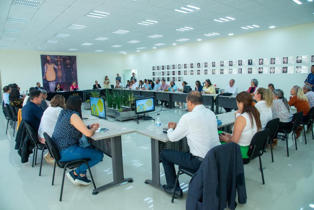 UMSNH revisa necesidades del Servicio Social, para su fortalecimiento UMSNH revisa necesidades del Servicio Social, para su fortalecimiento