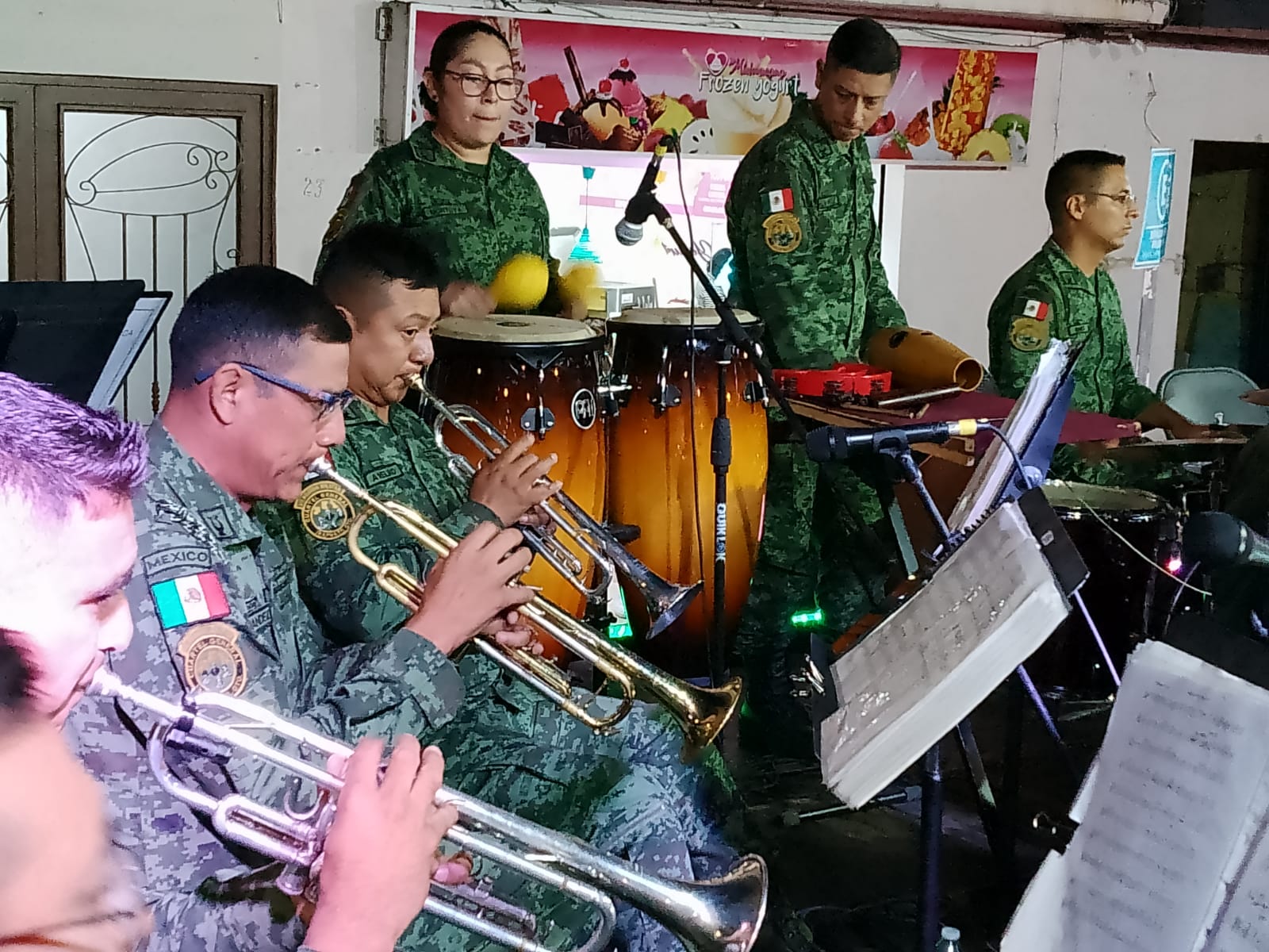 Banda de Música de la XII Región Militar pone a bailar a Ciudad Hidalgo