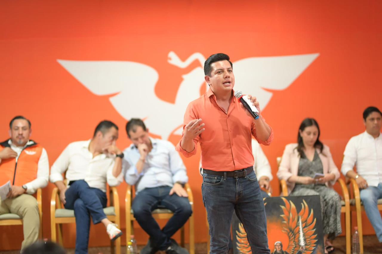 Presentan solicitud para conformar, de manera oficial, bancada naranja