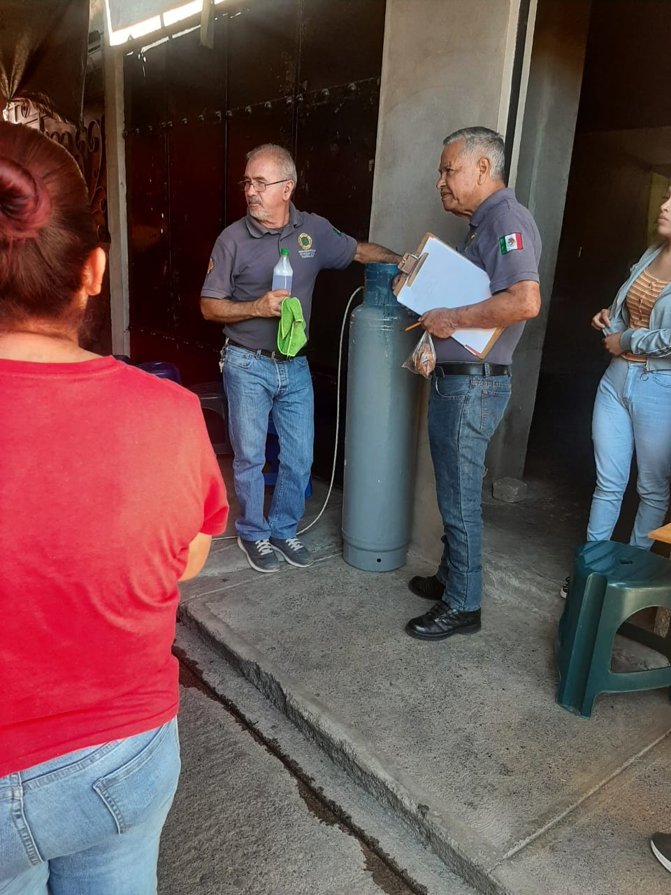 Supervisa PC de Tarímbaro tanques y conexiones de gas LP en mercados Supervisa PC de Tarímbaro tanques y conexiones de gas LP en mercados