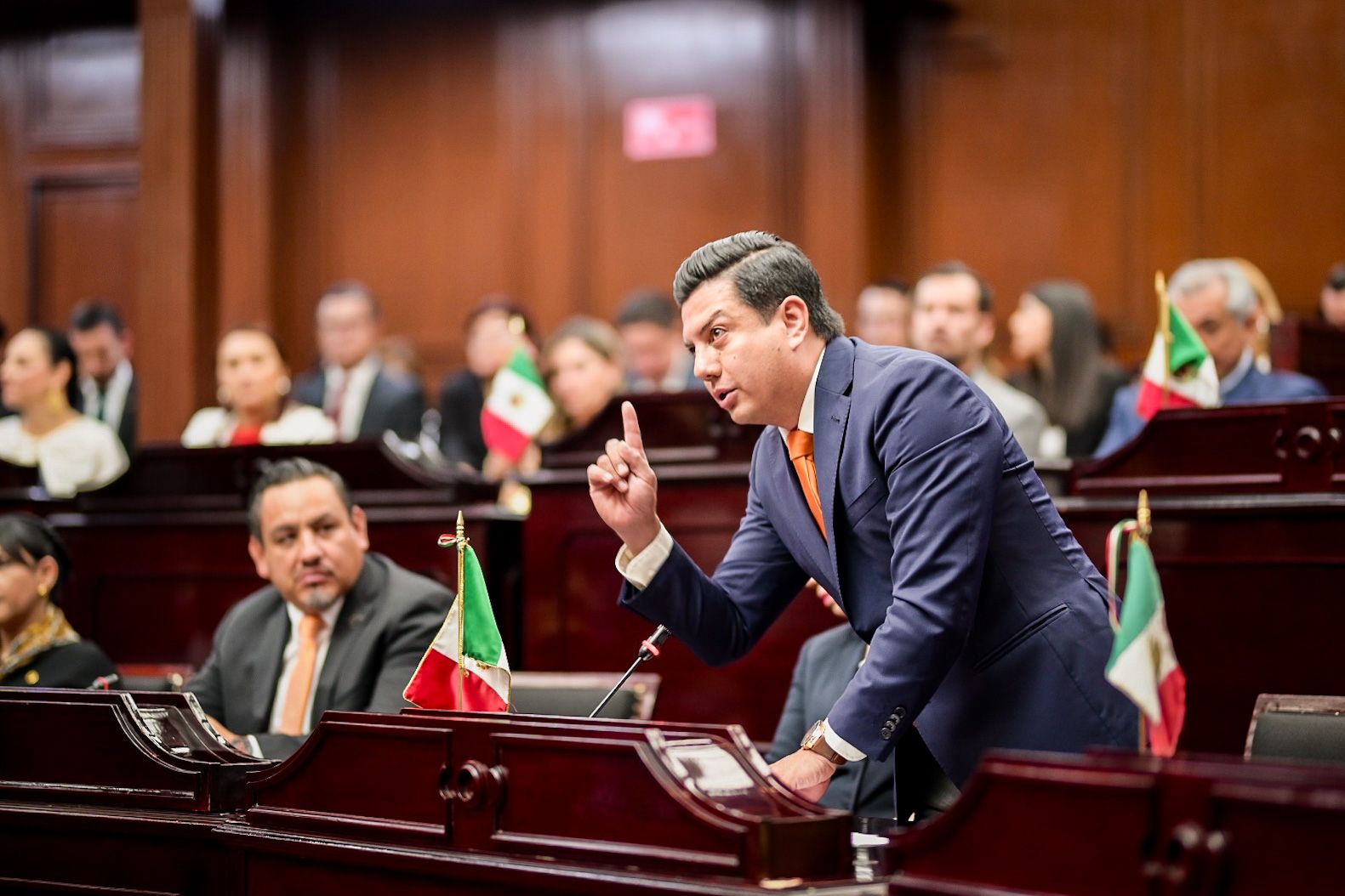 Congreso de Michoacán viola la Ley al no cumplir sentencia del TEEM: Oscar Escobar Congreso de Michoacán viola la Ley al no cumplir sentencia del TEEM: Oscar Escobar