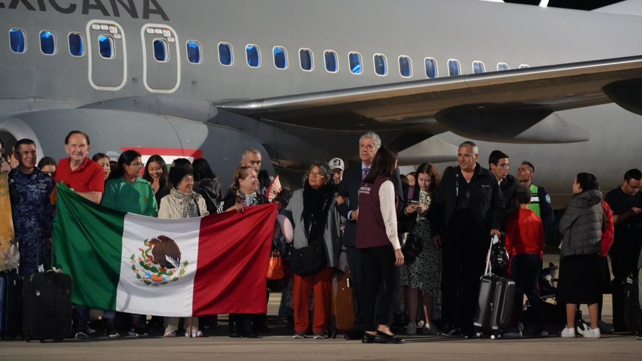 Ocho michoacanos repatriados de Israel