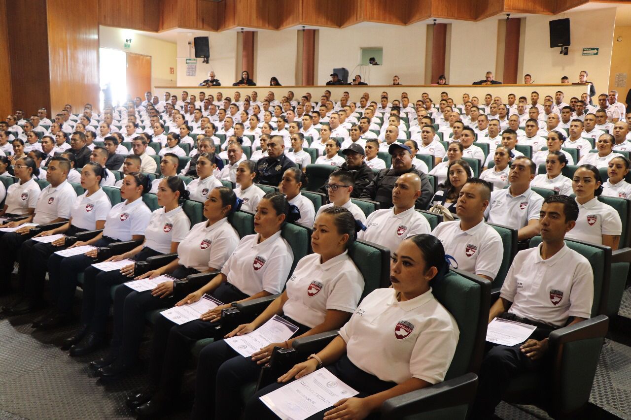 Más seguridad para municipios, se gradúan del IEESSPP 253 policías