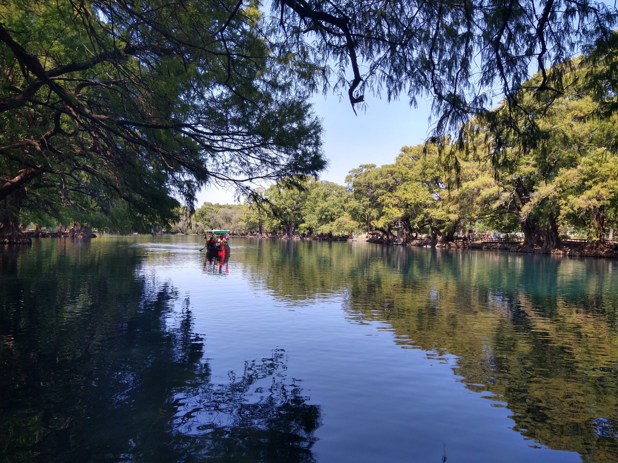 Acceso gratuito al Parque Nacional Lago de Camécuaro para Migrantes Acceso gratuito al Parque Nacional Lago de Camécuaro para Migrantes