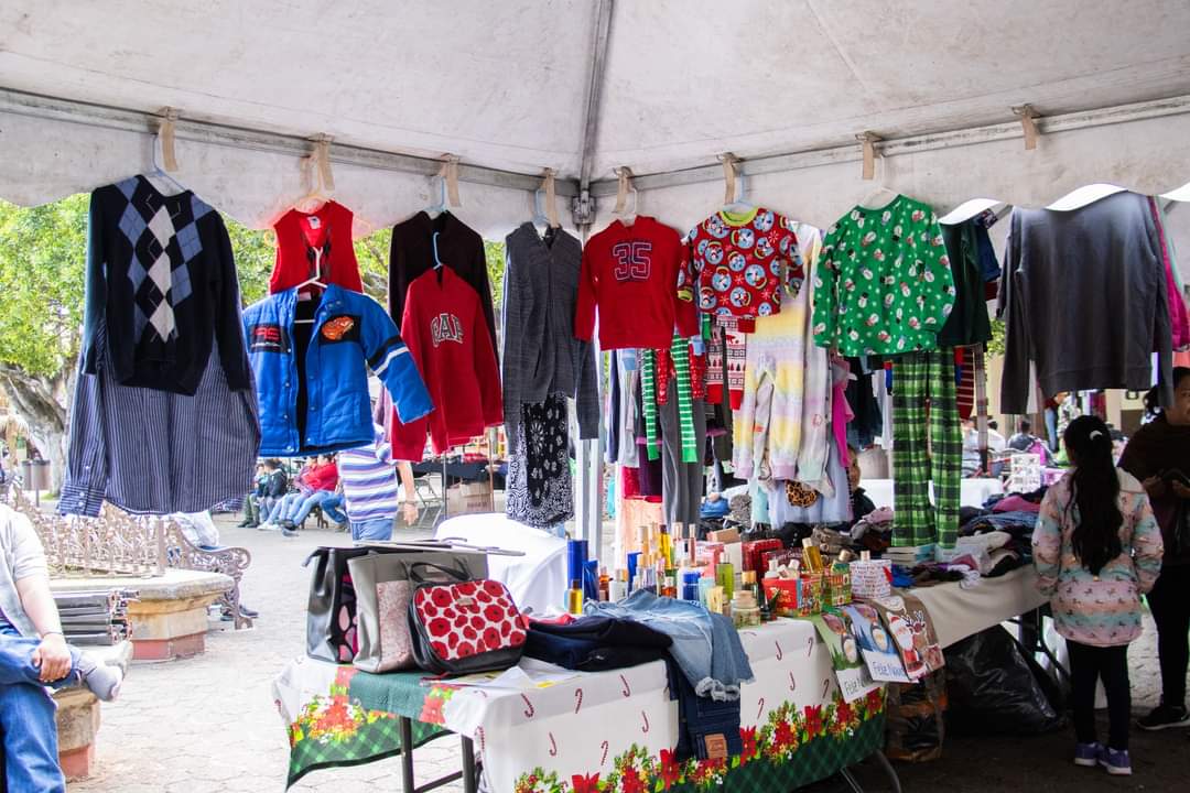 Éxito en el segundo bazar navideño en Tangancícuaro
