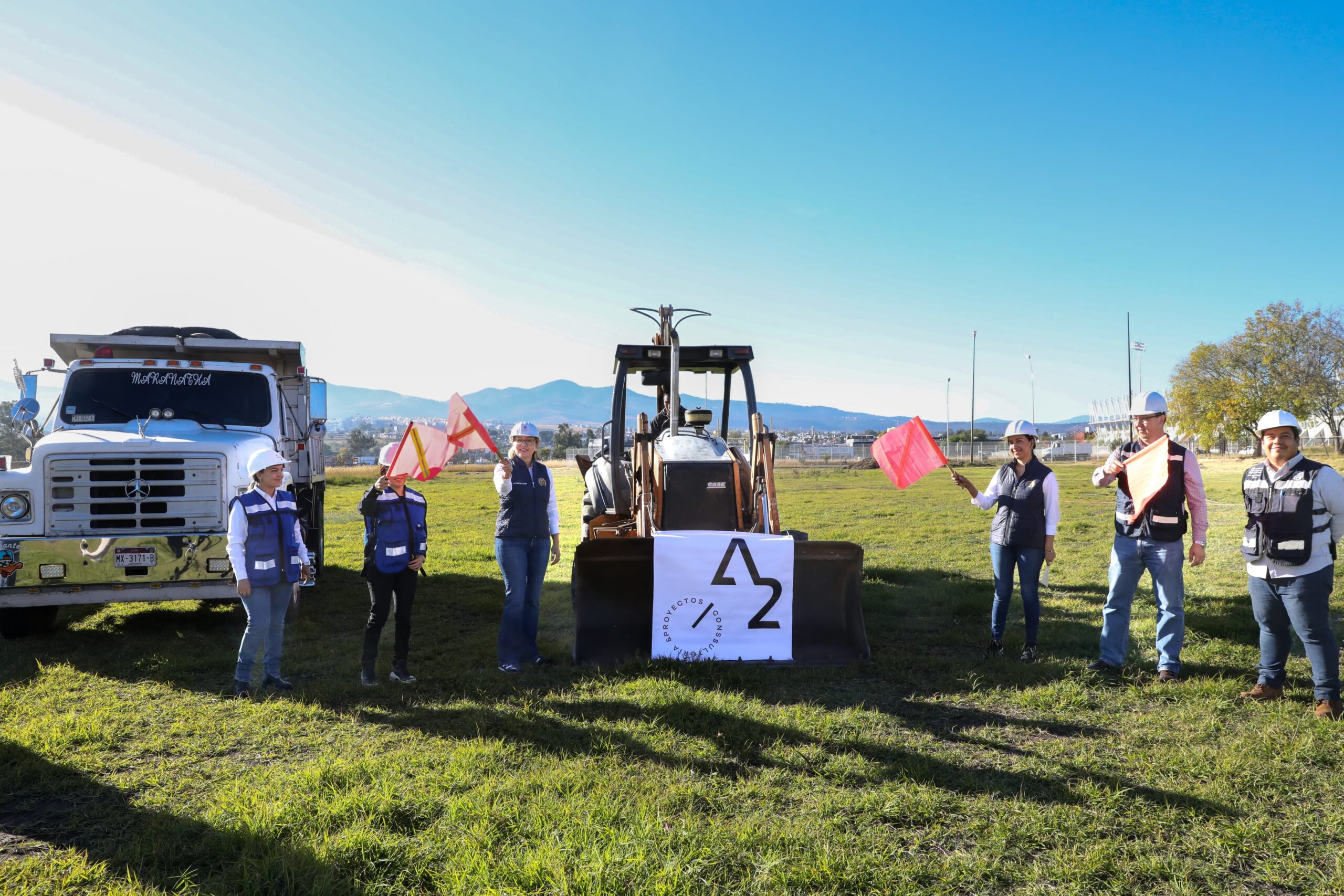 Banderazo para la construcción de Alberca Olímpica en la UMSNH