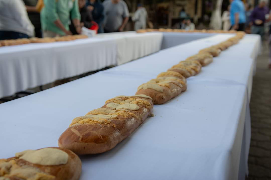 Rosca de Reyes en la plaza municipal de Tangancícuaro