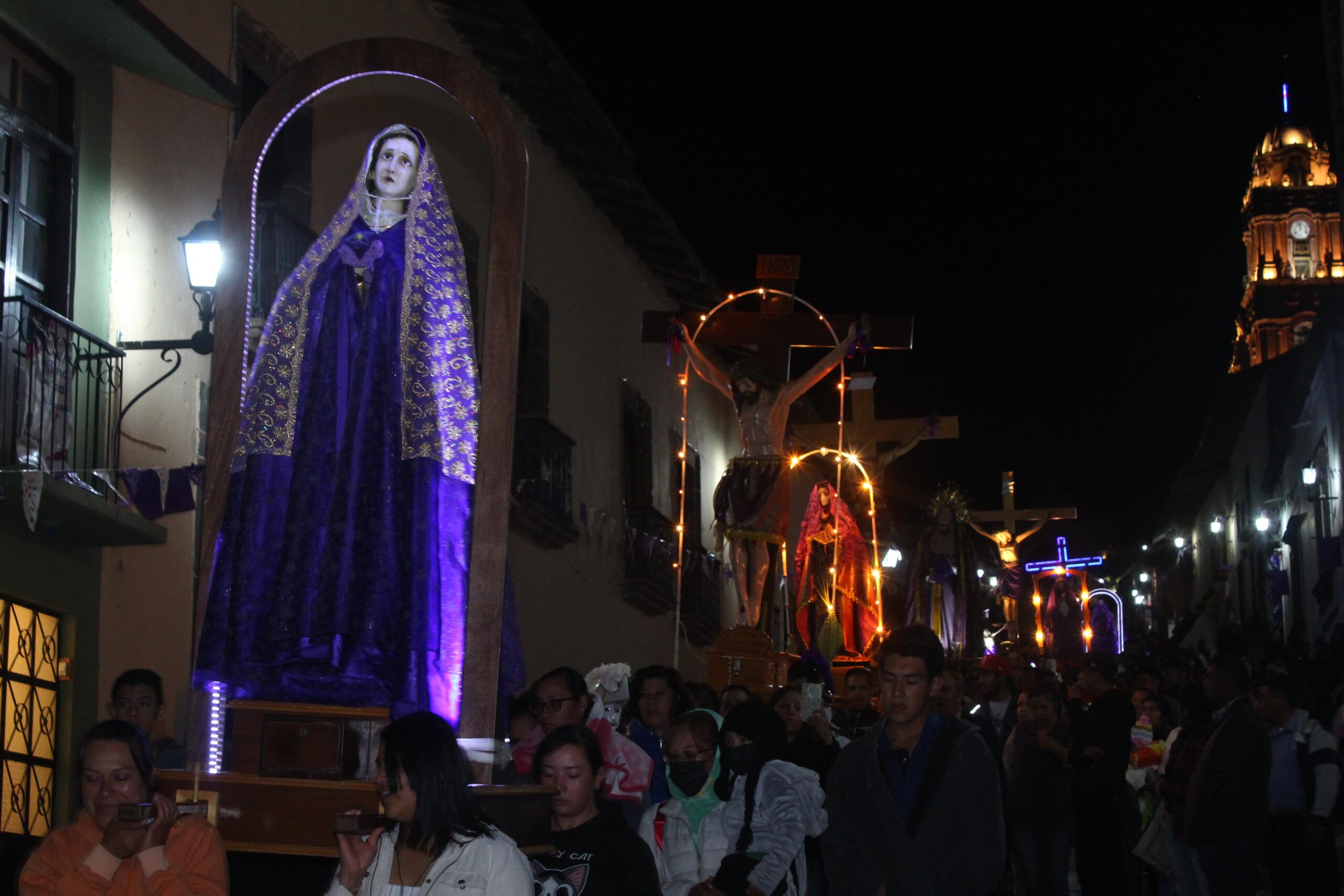 Procesión de los Cristos recorrió el Pueblo Mágico de Tlalpujahua