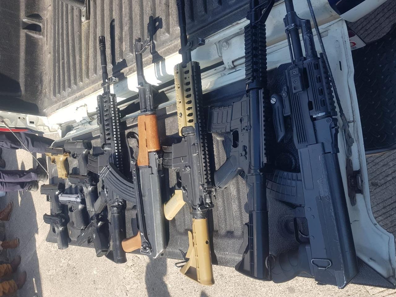 Policía Morelia interviene en filmación que portaban réplicas de armas de fuego Policía Morelia interviene en filmación que portaban réplicas de armas de fuego