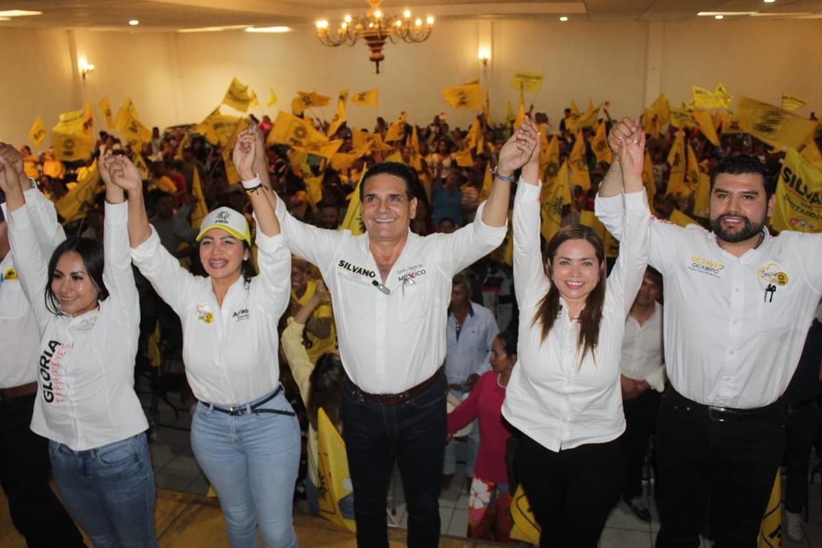 En Zitácuaro, celebran 35 años del PRD