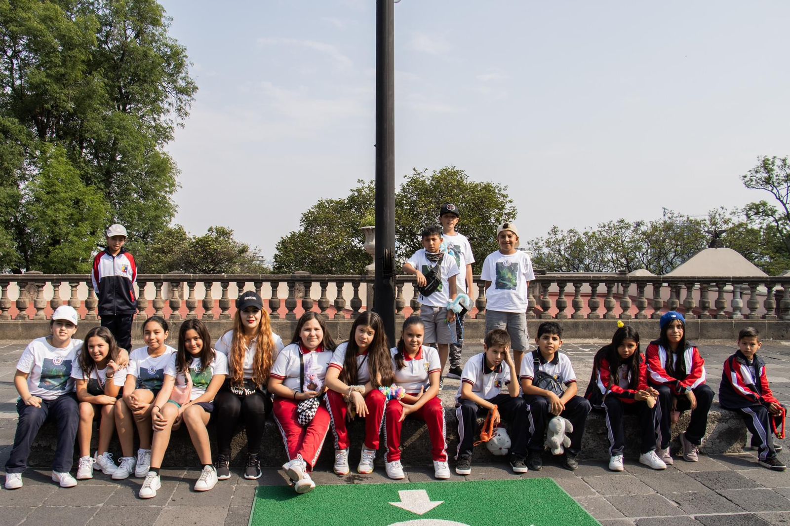 Gobierno de Tangancícuaro lleva a alumnos de primaria al zoológico y castillo de Chapultepec