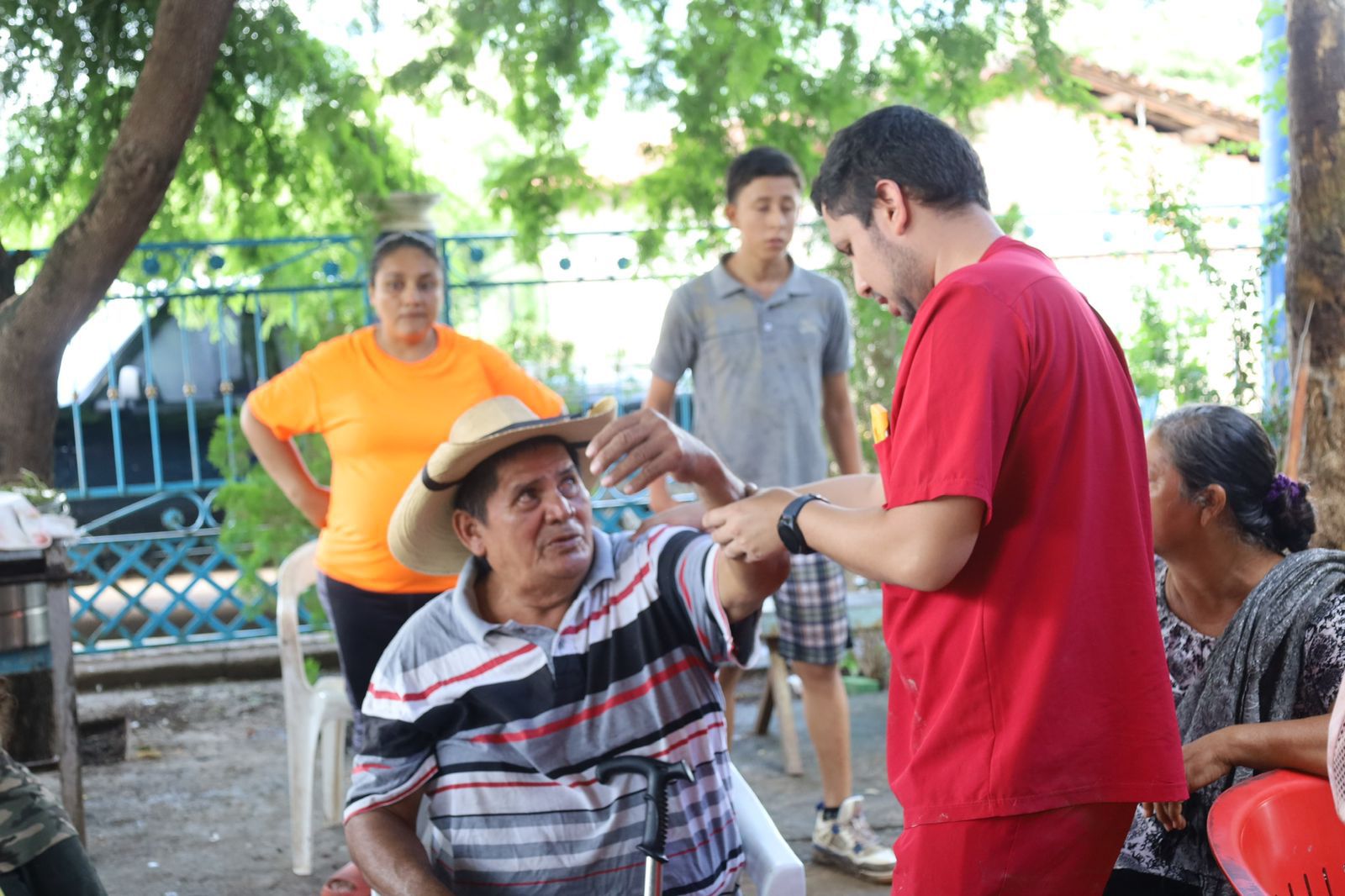 Mantiene SSM acciones de apoyo a comunidades afectadas por inundaciones en Huetamo