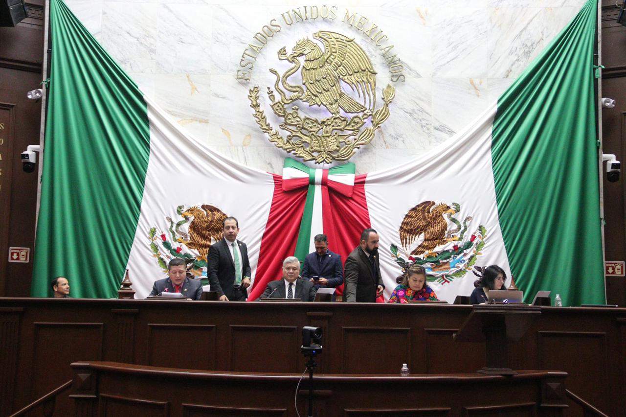 Reestructura 76 Legislatura la JUCOPO y tres comisiones de dictamen Reestructura 76 Legislatura la JUCOPO y tres comisiones de dictamen
