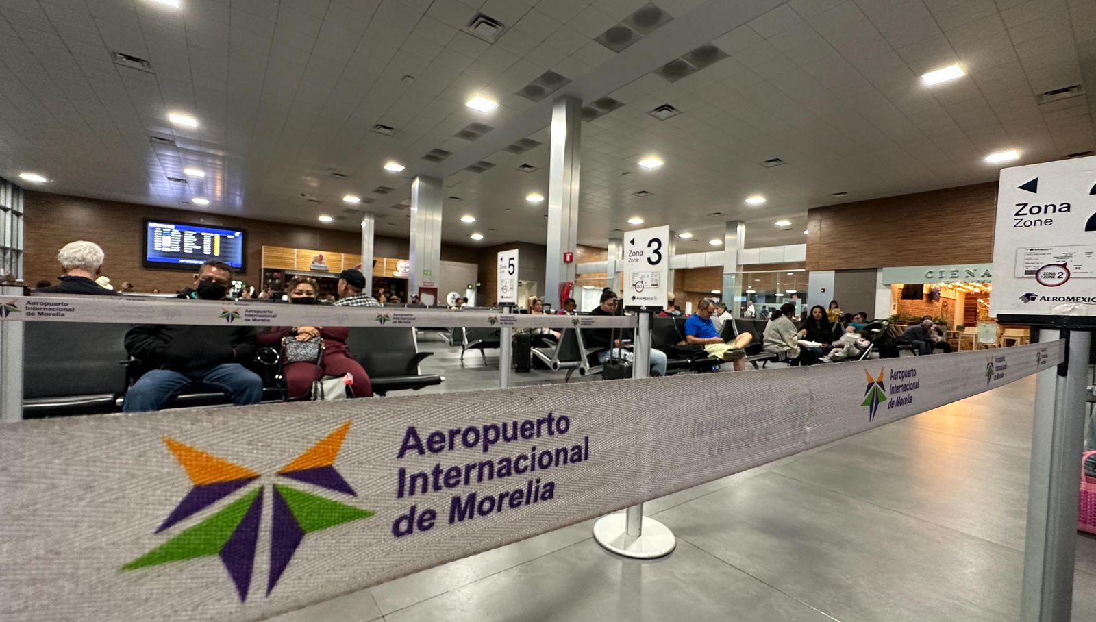 Michoacán apertura vuelo de Volaris con Monterrey