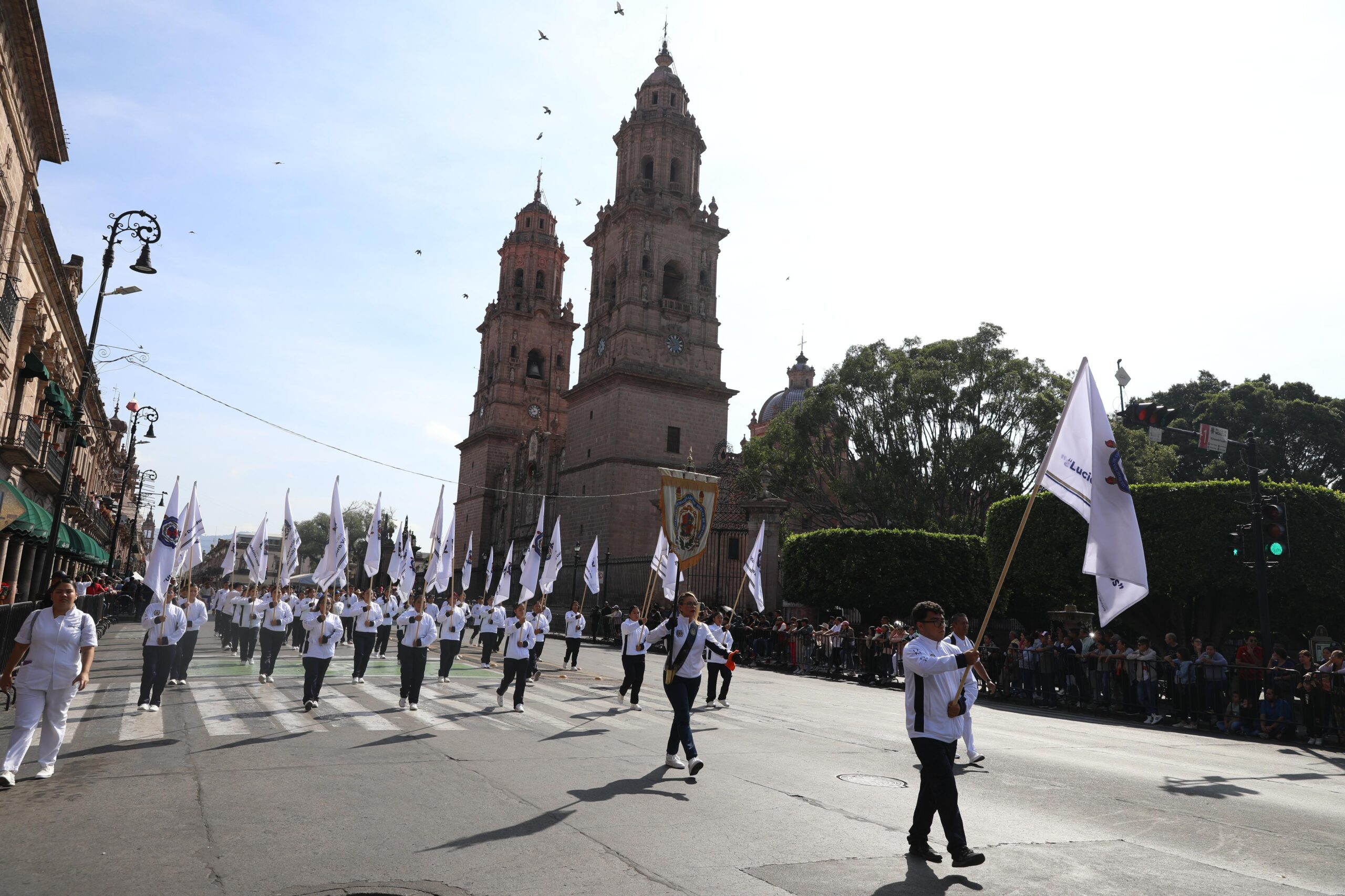 UMSNH muestra la grandeza de su talento deportivo en el desfile cívico deportivo con motivo del 114 aniversario de la Revolución Mexicana