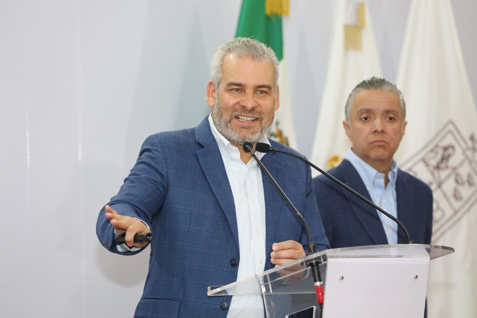 Van 9 mil 438 mdp a infraestructura estatal: ARB