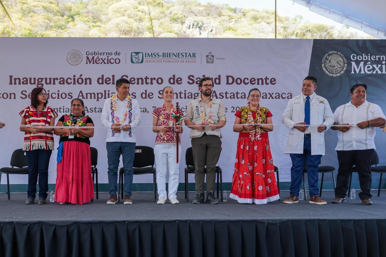 Inaugura Presidenta centro de salud docente del IMSS en Santiago Astata, Oaxaca