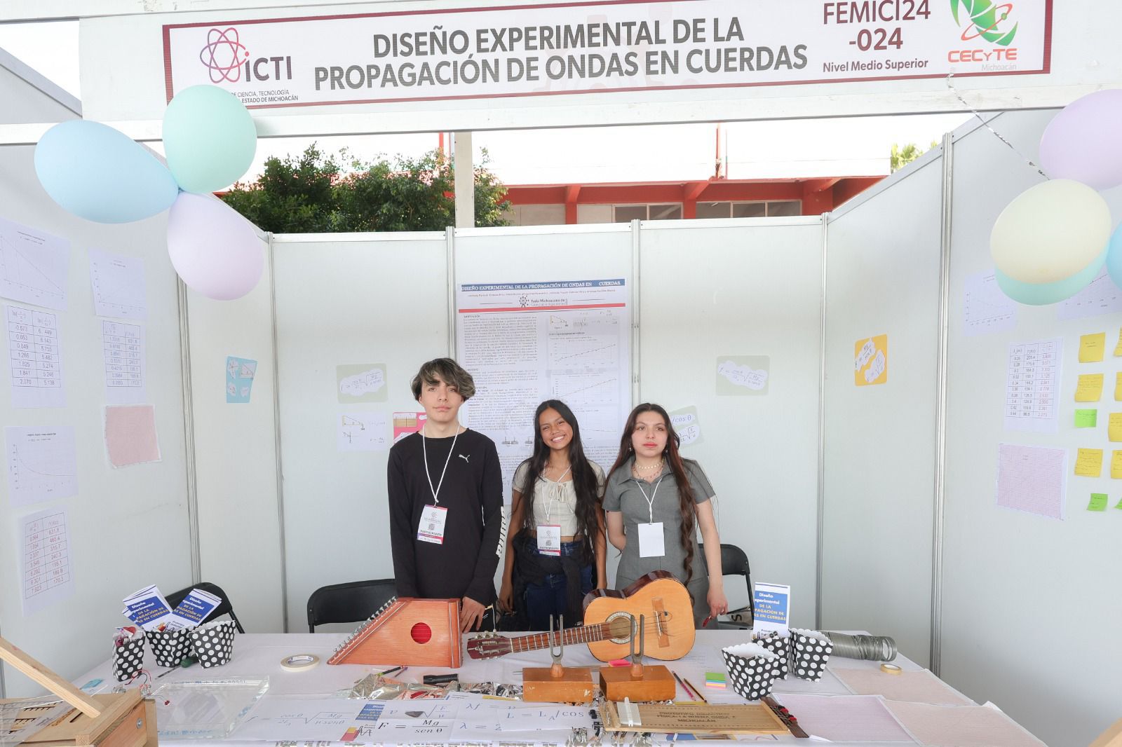 Pasan a fase nacional estudiantes michoacanos tras ganar concurso de ciencias