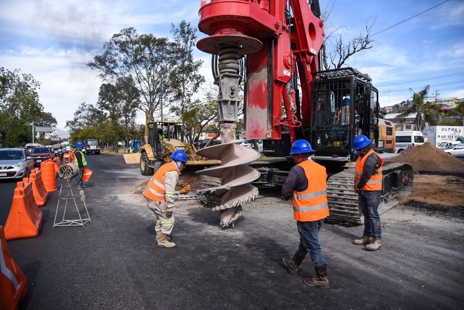 Gobierno estatal construye 2 nuevos distribuidores en Morelia