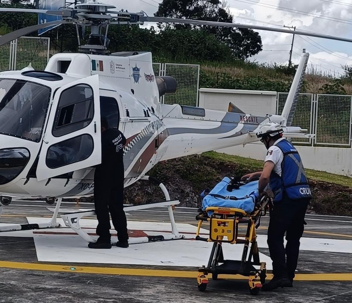 Gobierno de Michoacán atiende por tierra y aire a michoacanos accidentados en Guerrero