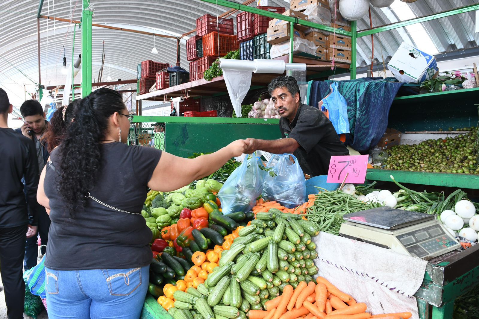 Inicia 2025 con aumento del 12 % al salario mínimo: Sedeco