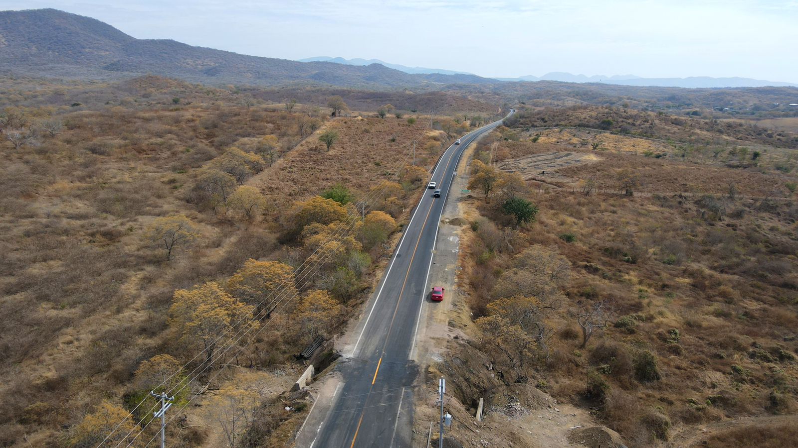 Concluye SCOP rehabilitación del tramo carretero federal Huetamo-San Lucas