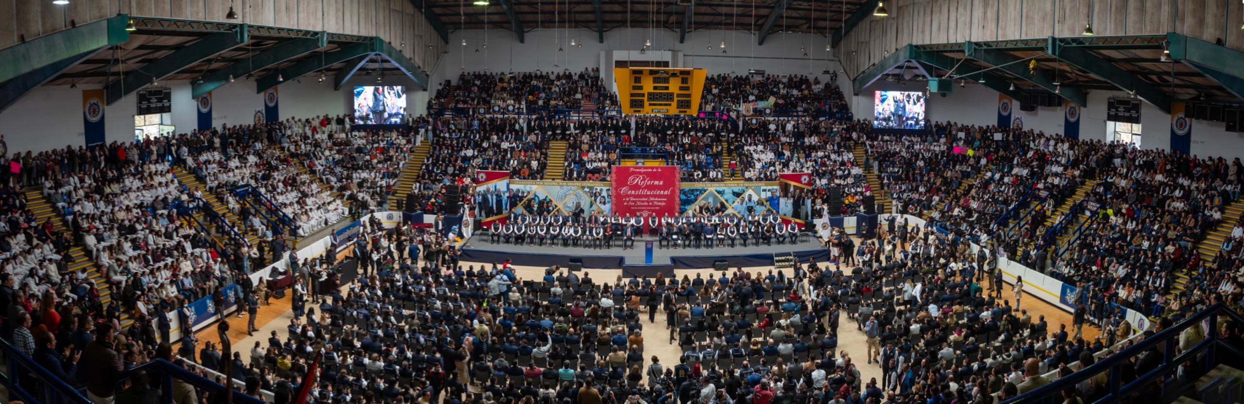 Gobernador firma Decreto de Promulgación de la Reforma Constitucional a la Universidad Michoacana