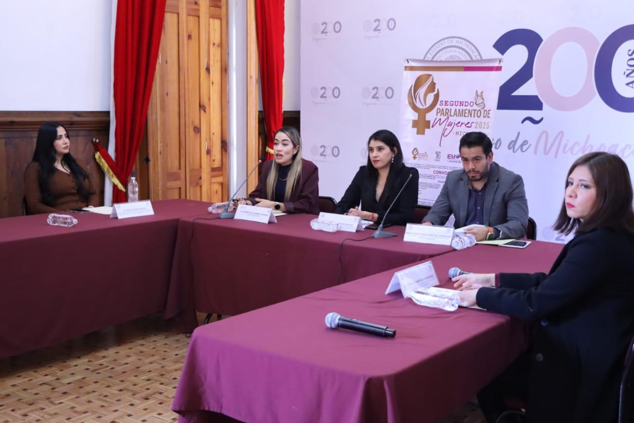 Capacita IIEL a quienes participarán en el Segundo Parlamento de Mujeres 2025