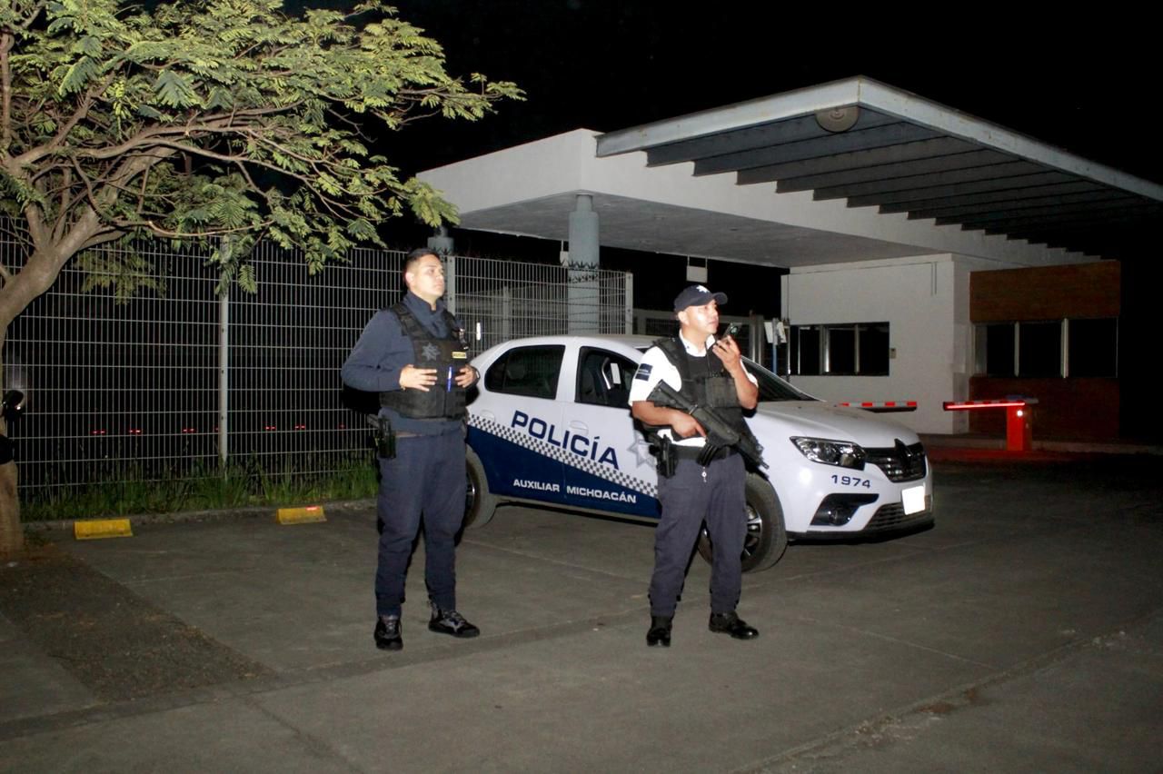 Policía Auxiliar vigila empacadoras de aguacate