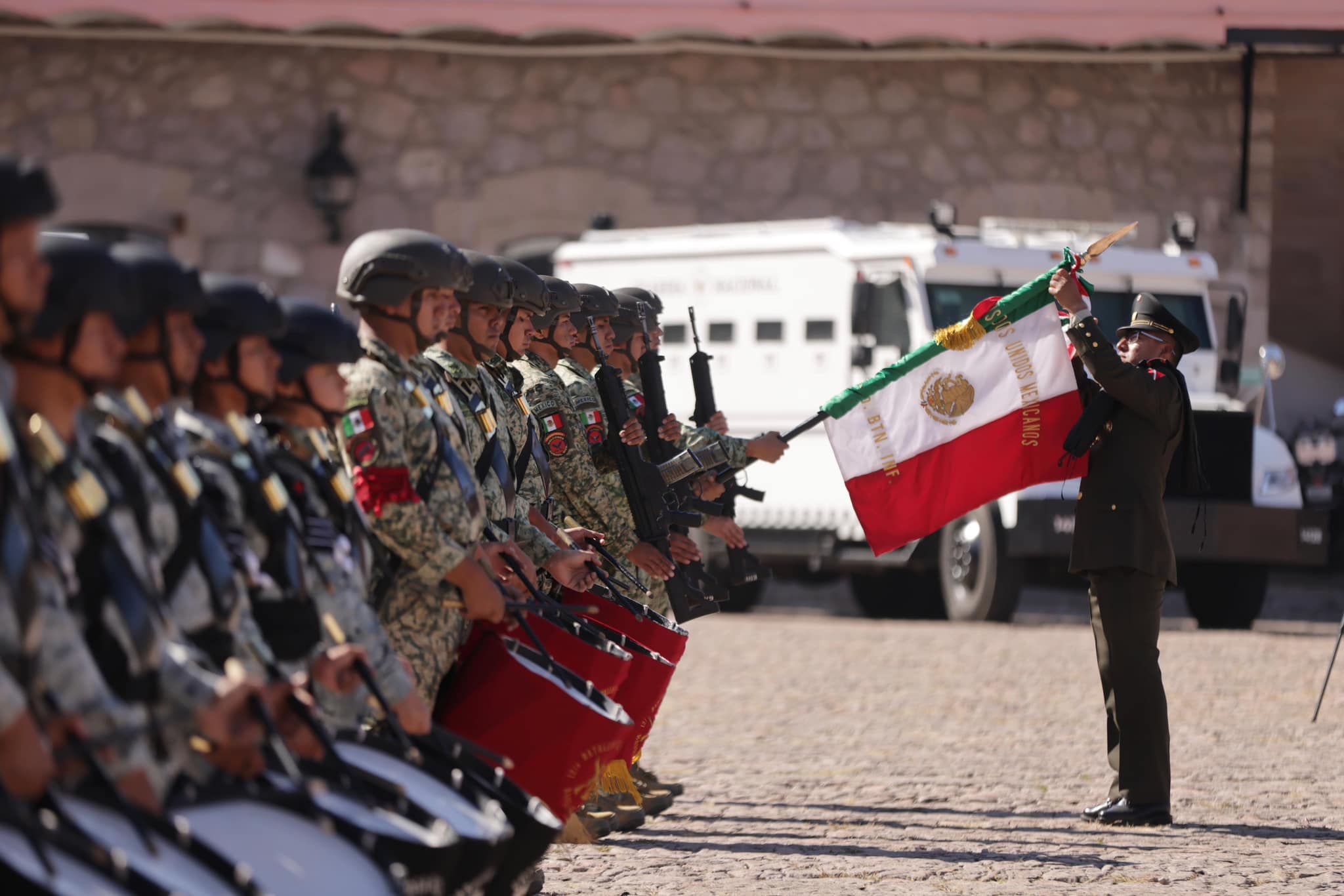 Encabeza ARB conmemoración del Día de la Bandera