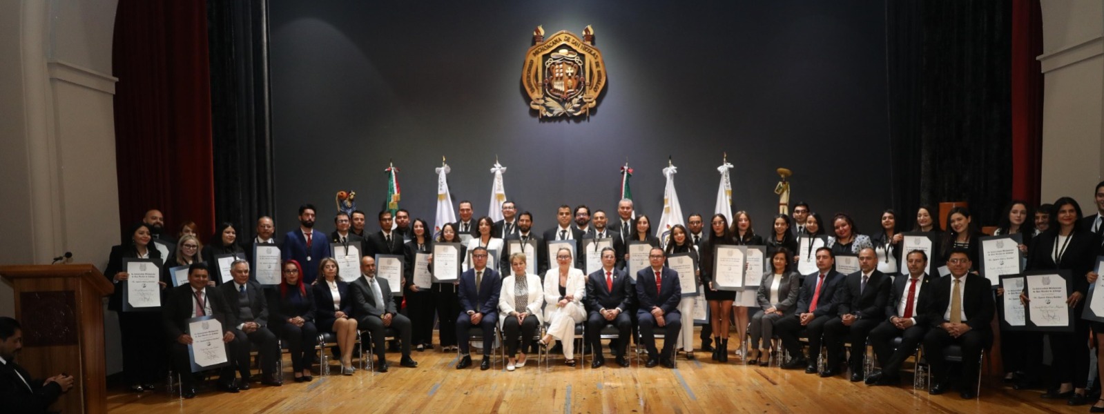 Entrega Yarabí Ávila la Medalla “Dr. Ignacio Chávez Sánchez”; reconocen excelencia de estudiantes de Posgrado 