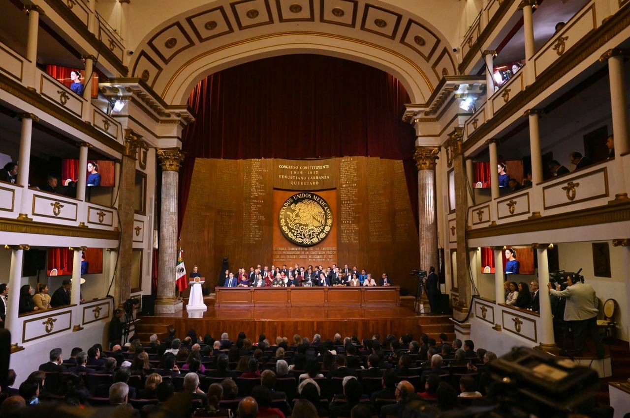 En el marco del aniversario 108  de la Constitución de 917, presidenta de México envía reformas para la no relección y contra el nepotismo