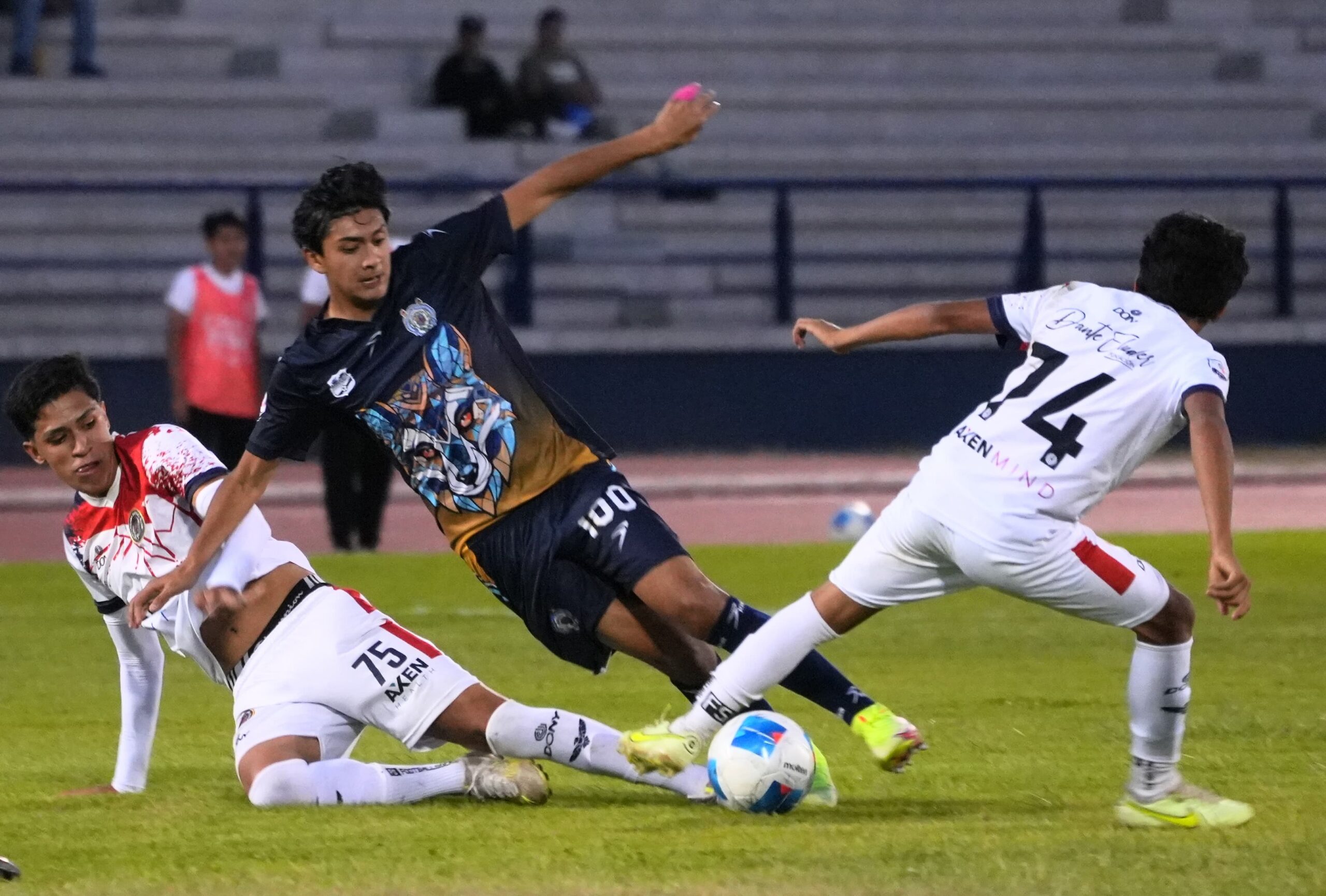 Con gol del “Tigre” Castro, Atlético Morelia-UMSNH conquista victoria en casa