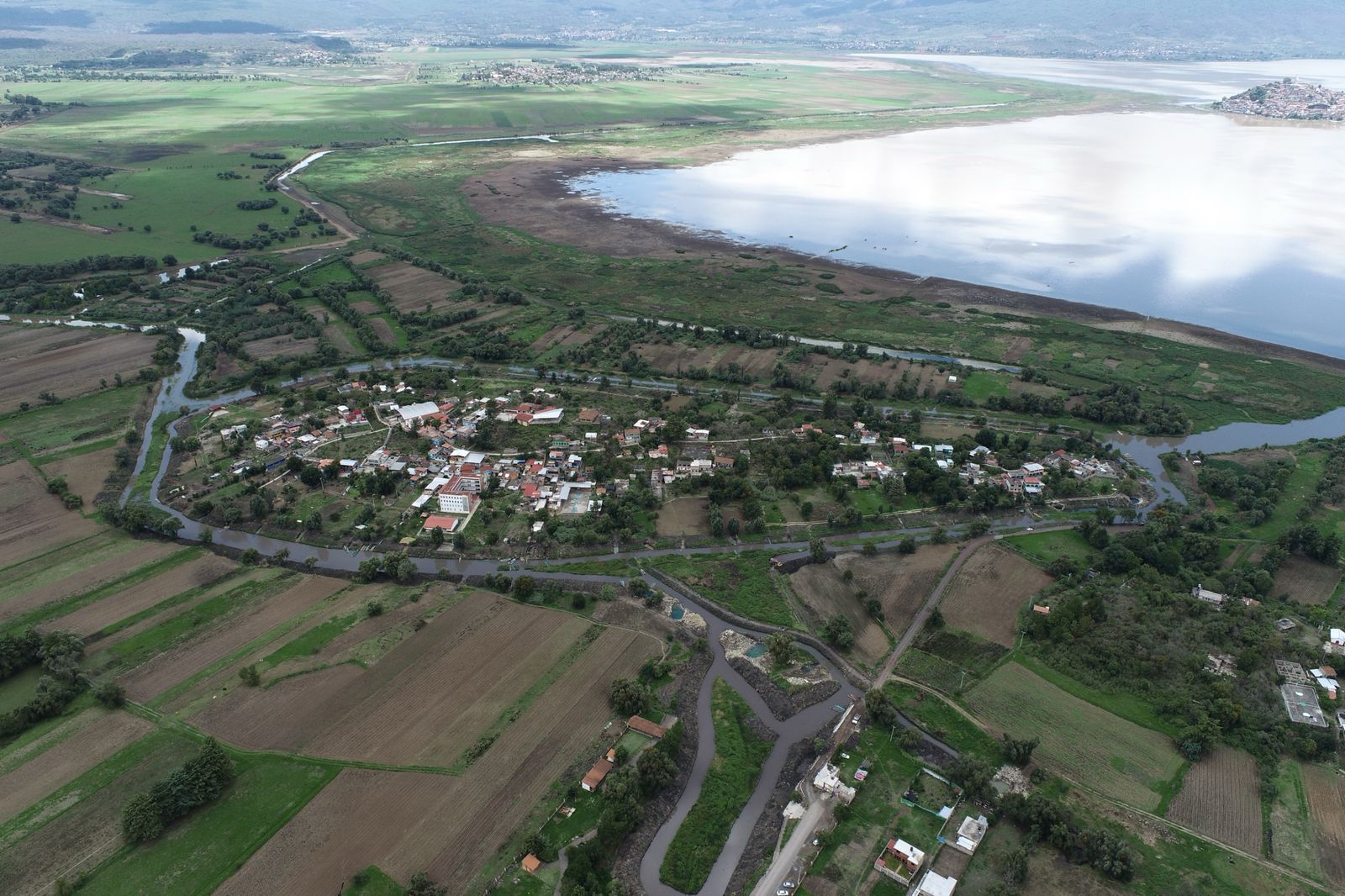 Gobierno de Michoacán busca blindar casi 8 mil hectareas del lago de Pátzcuaro