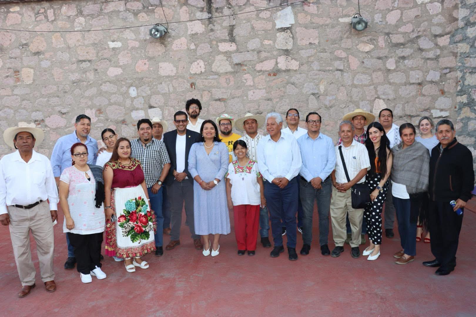 Respaldan diputados iniciativa ciudadana sobre Derechos Lingüísticos de los pueblos indígenas de Michoacán Respaldan diputados iniciativa ciudadana sobre Derechos Lingüísticos de los pueblos indígenas de Michoacán