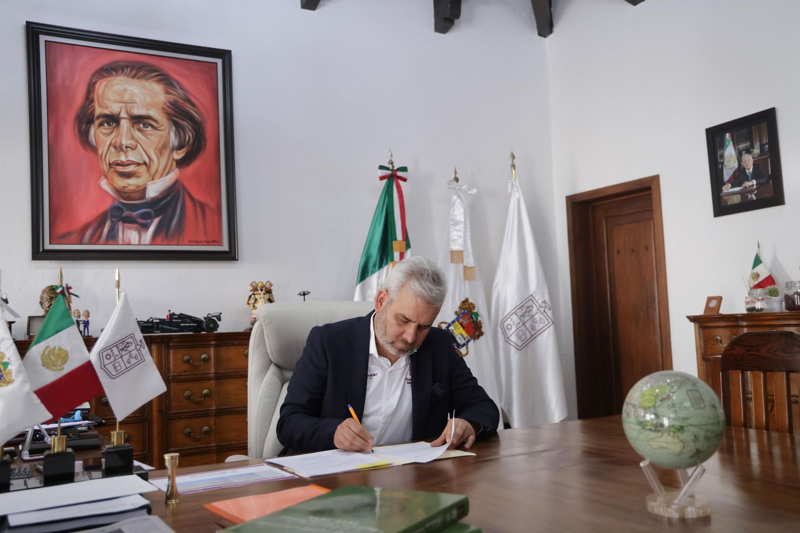 Firma ARB decreto que prohíbe espectáculos públicos que promuevan la apología del delito Firma ARB decreto que prohíbe espectáculos públicos que promuevan la apología del delito