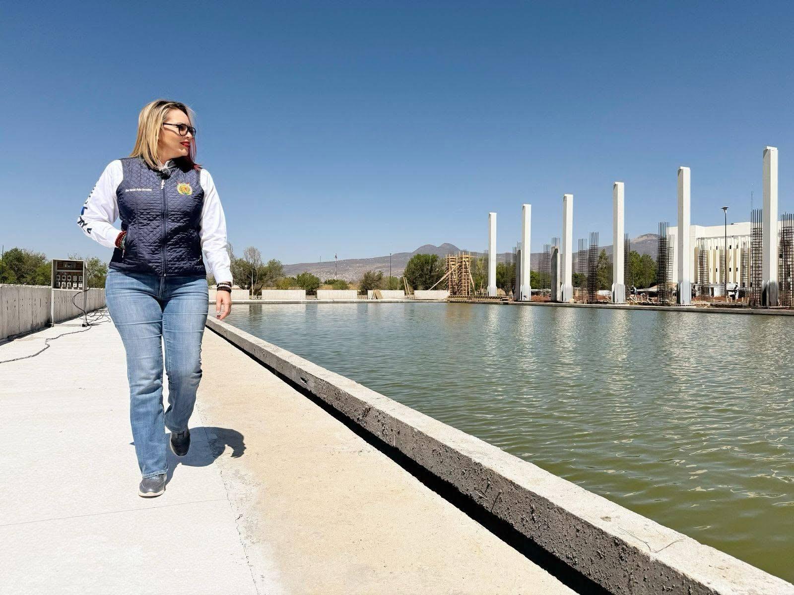 Yarabí Ávila realiza recorrido en construcción de alberca Olímpica de la UMSNH; avanzan los trabajos Yarabí Ávila realiza recorrido en construcción de alberca Olímpica de la UMSNH; avanzan los trabajos