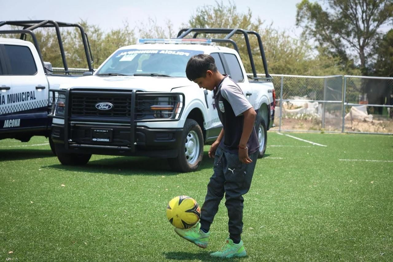 Michoacán celebra el Día del Niño y la Niña con 28 nuevas canchas deportivas