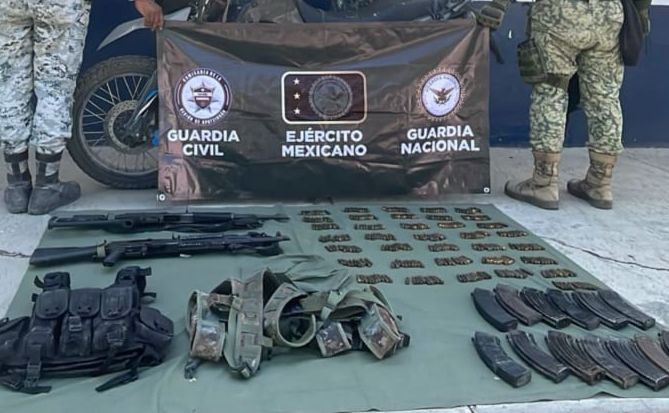 SSP detiene a dos hombres con fusiles en Múgica SSP detiene a dos hombres con fusiles en Múgica
