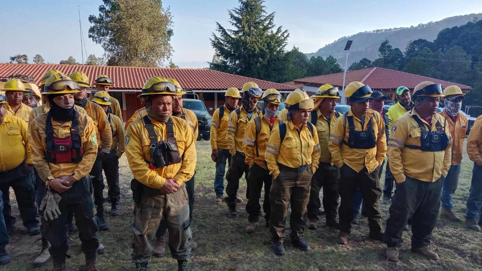 Brigadistas combaten incendios forestales activos en Michoacán: Cofom Brigadistas combaten incendios forestales activos en Michoacán: Cofom