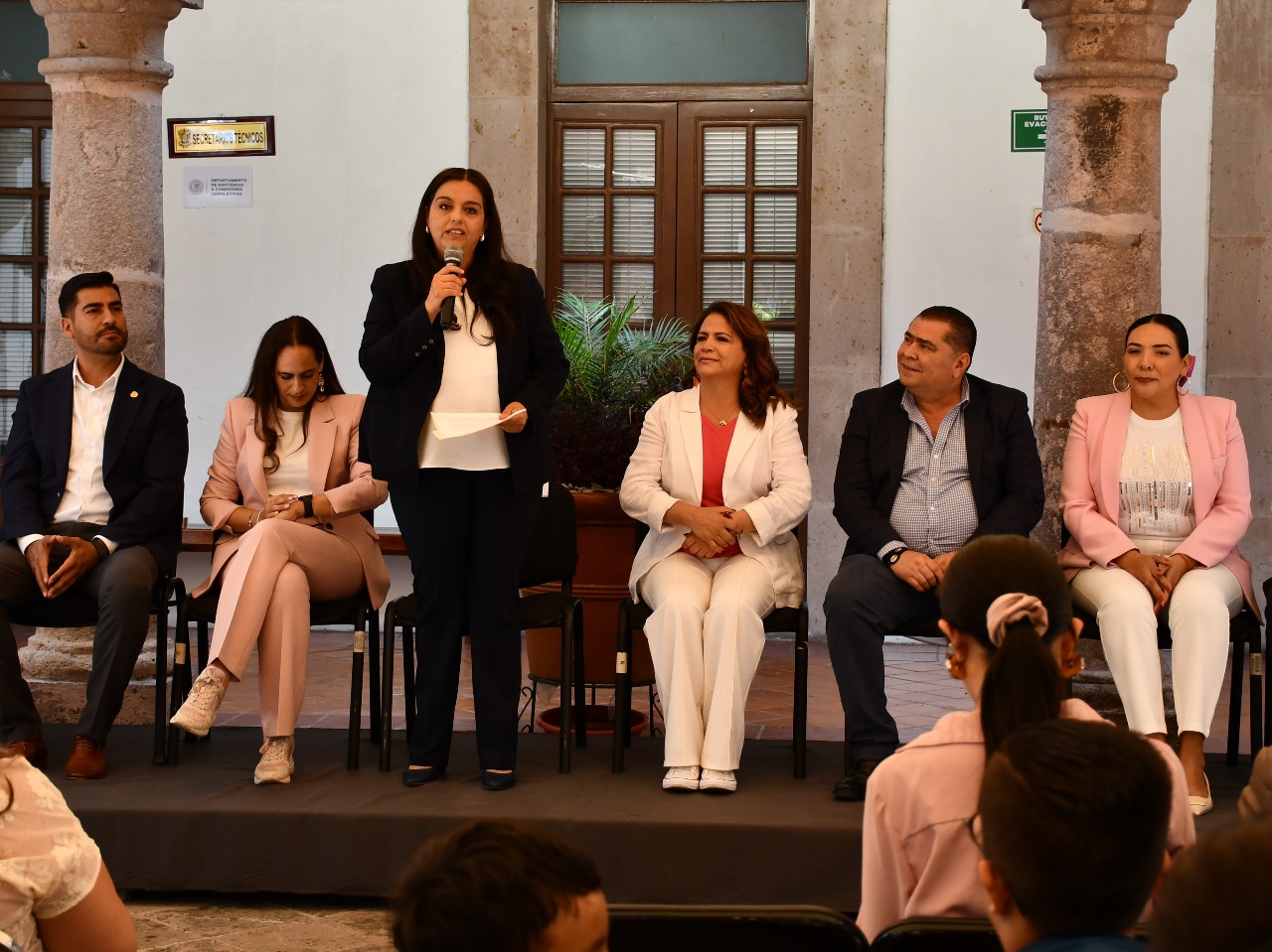 Con develación de placa en Ludoteca del Congreso, se reconoce legado de Rosaura Zapata: Tere Herrera Con develación de placa en Ludoteca del Congreso, se reconoce legado de Rosaura Zapata: Tere Herrera