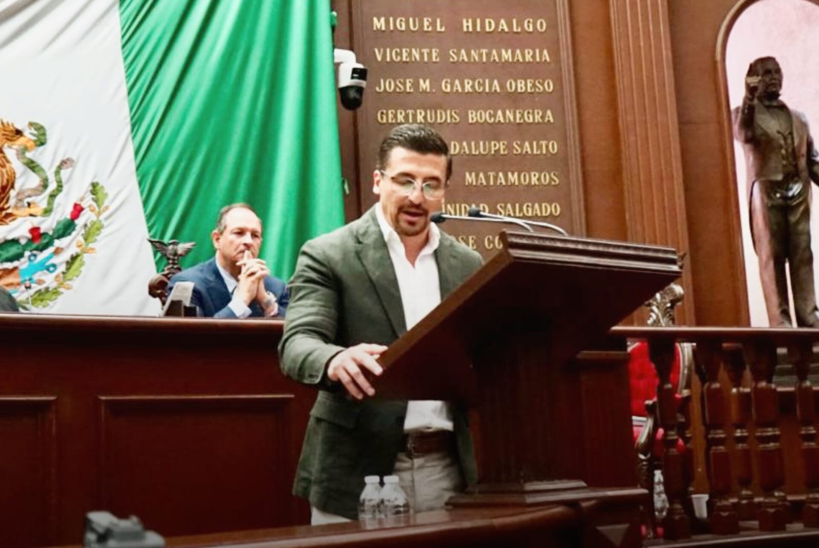 Toño Mendoza impulsa reforma para regular plataformas tecnológicas de alojamiento turístico eventual Toño Mendoza impulsa reforma para regular plataformas tecnológicas de alojamiento turístico eventual