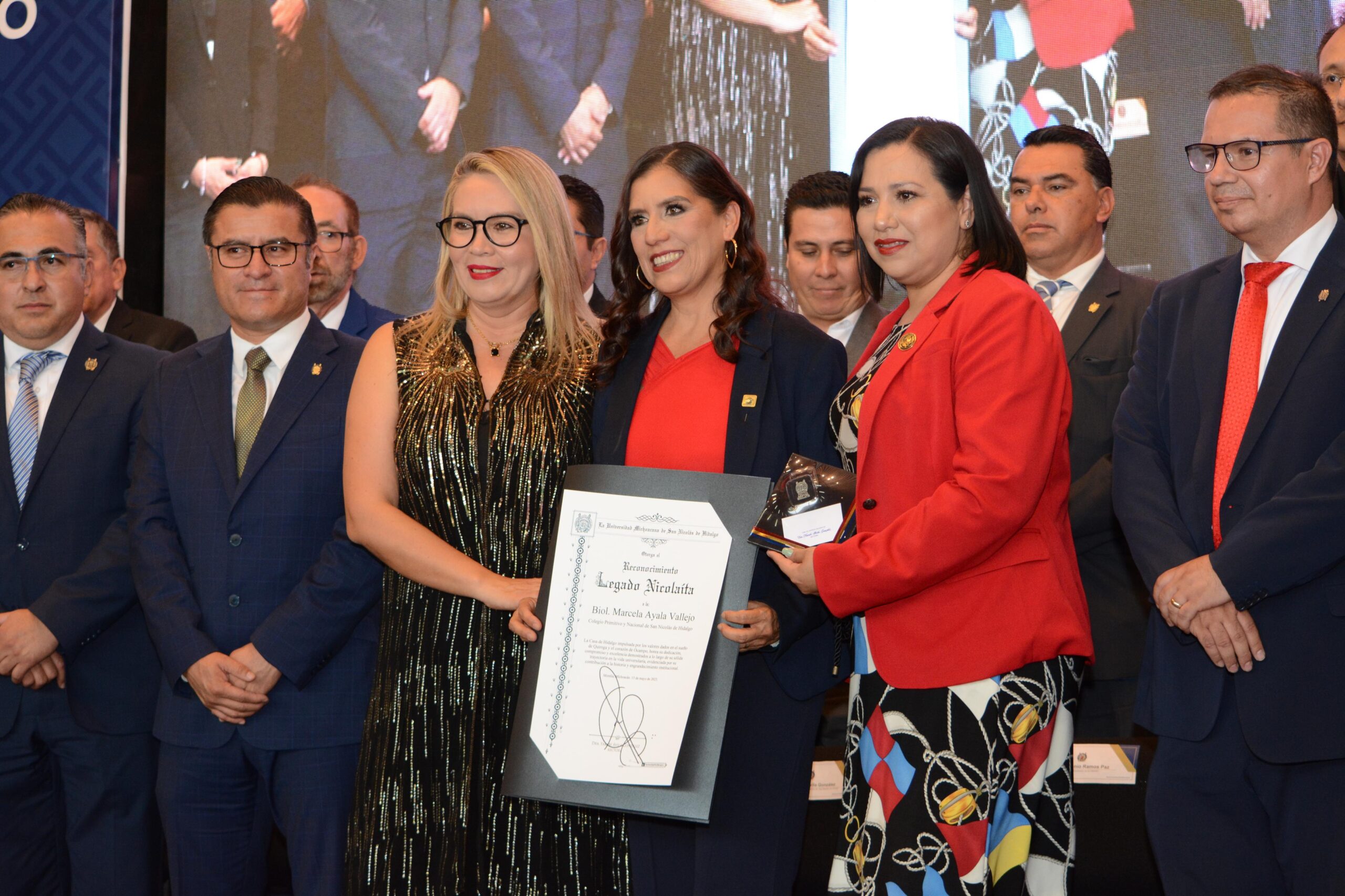 Yarabí Ávila entrega el reconocimiento “Legado Nicolaita” a docentes que han dejado huella en sus dependencias