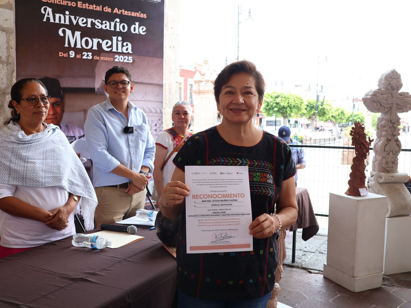 Casart premia creatividad y originalidad de piezas en arte plumario, cantería y alfarería Casart premia creatividad y originalidad de piezas en arte plumario, cantería y alfarería