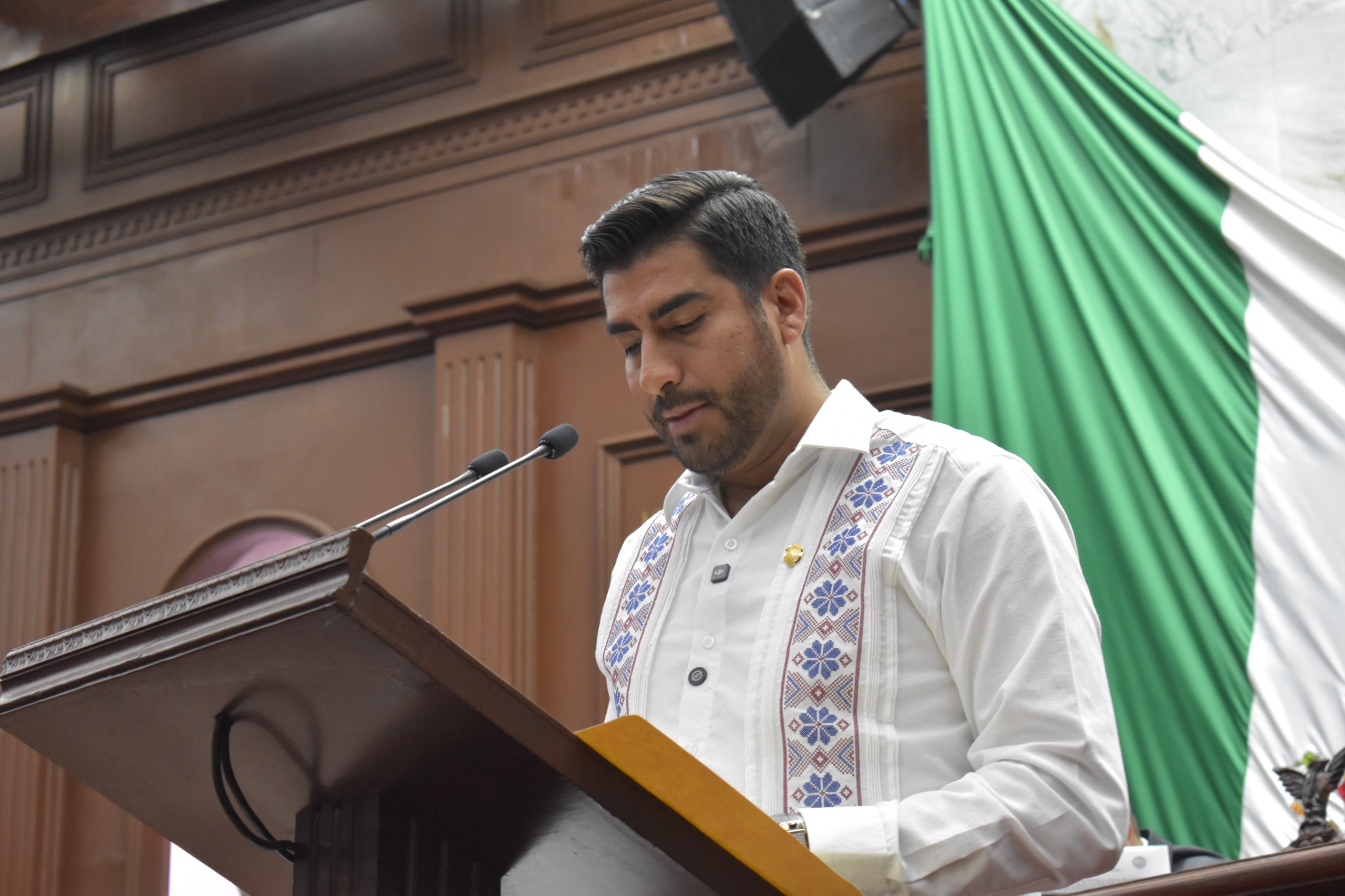 Presenta Poncho Chávez iniciativa para brindar educación a mujeres víctimas de violencia Presenta Poncho Chávez iniciativa para brindar educación a mujeres víctimas de violencia