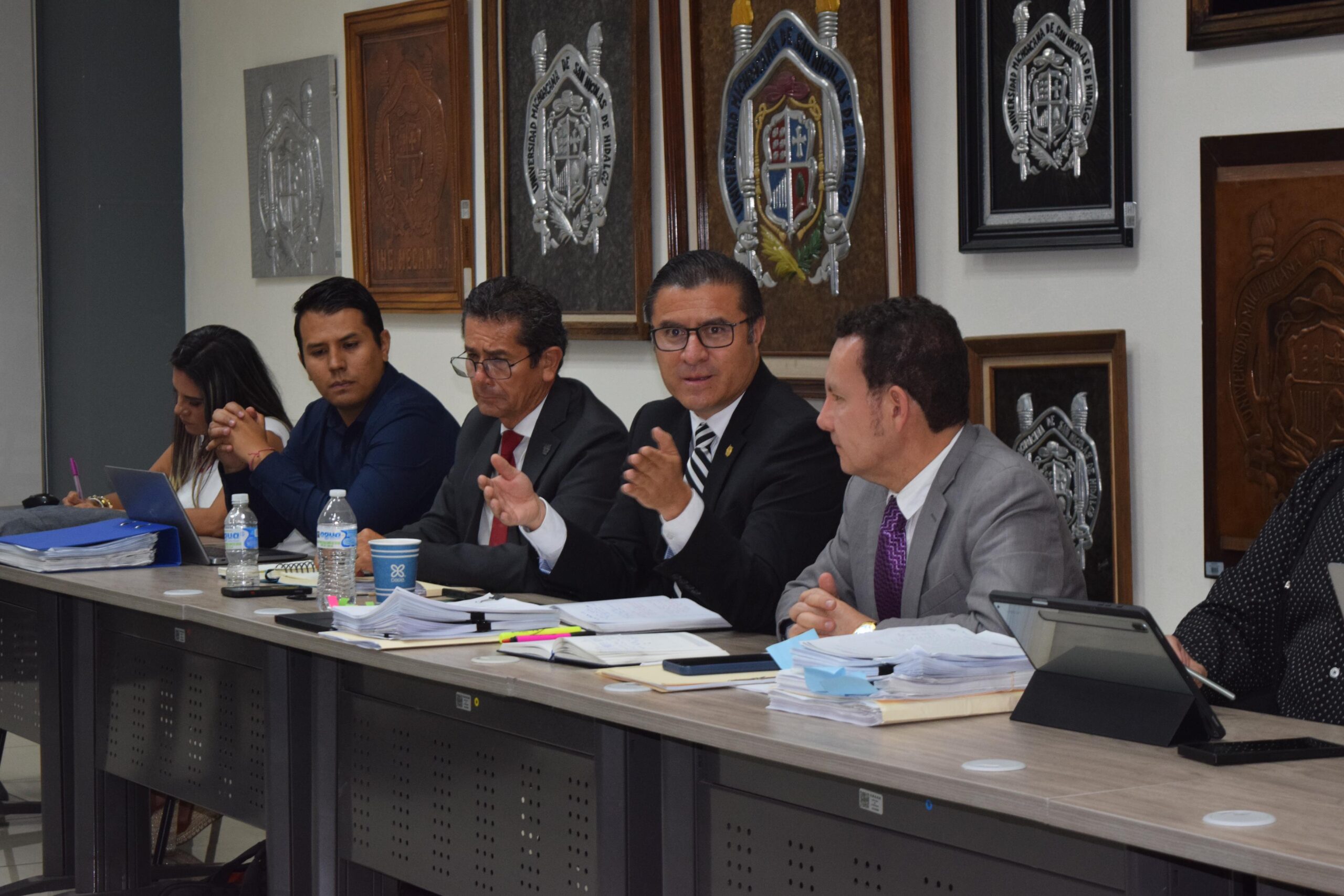 Plena disposición al diálogo con académicos refrenda administración de Yarabí Ávila