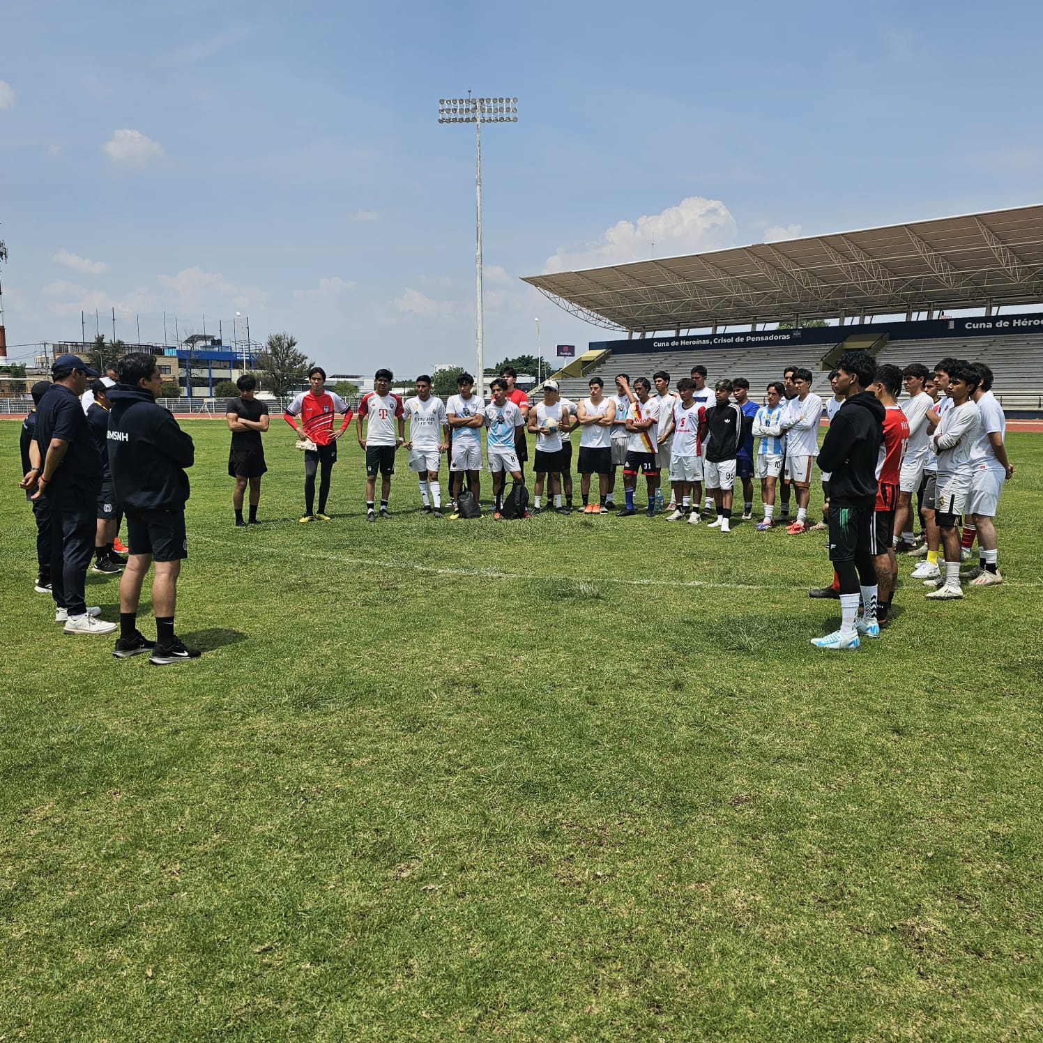 Cerca de mil jóvenes de diversos puntos del país participaron en las visorias del Atlético Morelia-UMSNH Cerca de mil jóvenes de diversos puntos del país participaron en las visorias del Atlético Morelia-UMSNH