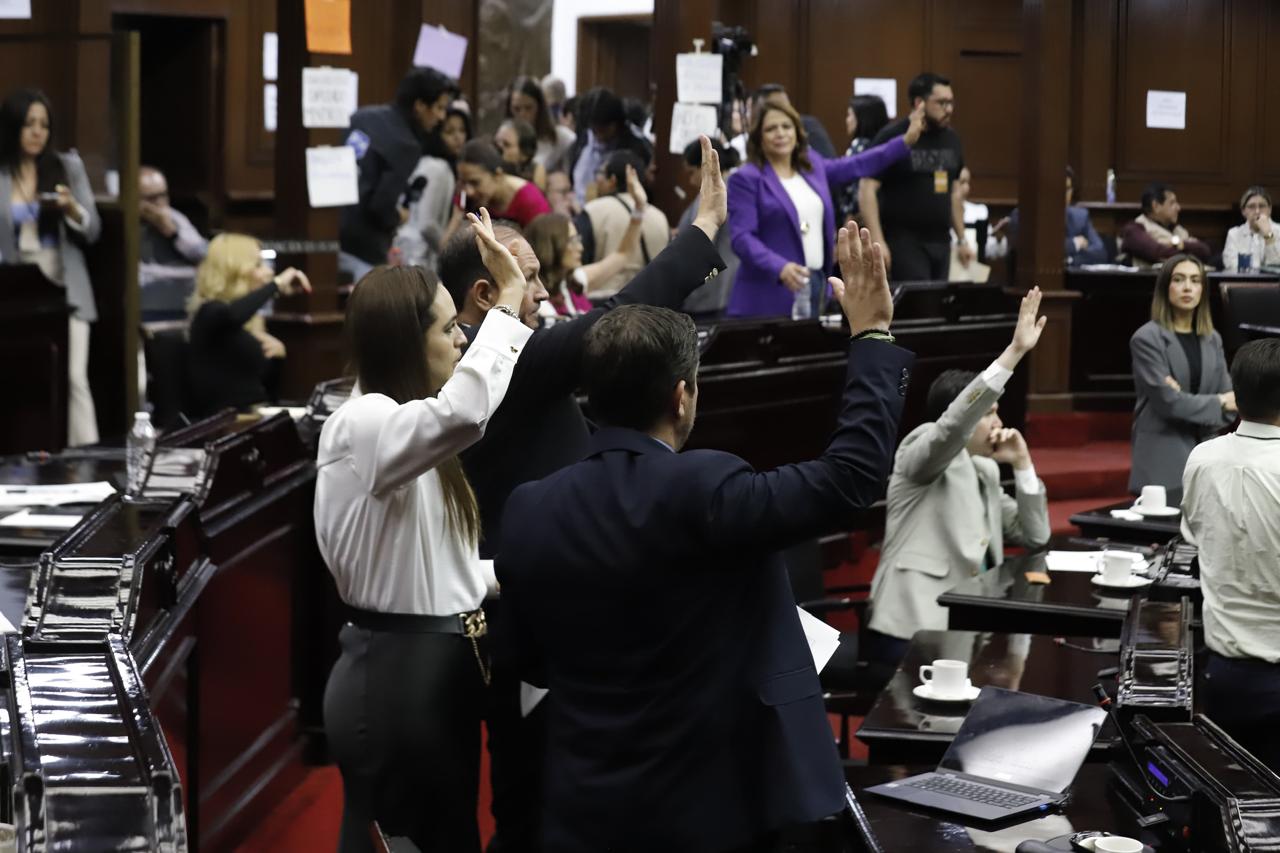 Tipifica 76 Legislatura la apología del delito salvaguardando la libertad de expresión y prensa Tipifica 76 Legislatura la apología del delito salvaguardando la libertad de expresión y prensa