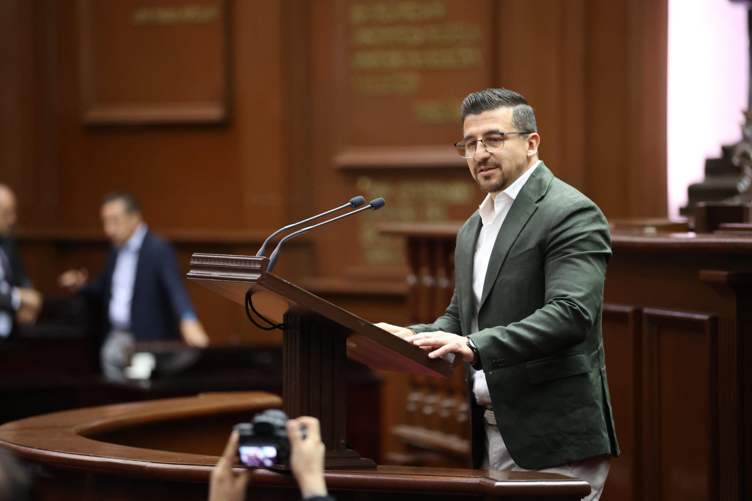 Tras aprobación que prohíbe apología del delito, Toño Mendoza remarca que esto permitirá avanzar en recuperar tejido social