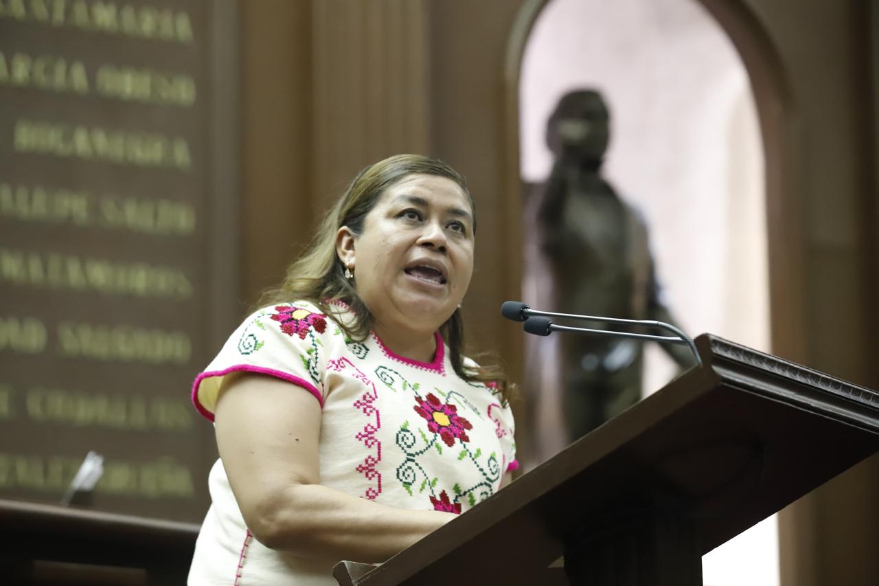 Desde el pleno, Belinda Iturbide exhorta a la FGE para que se atienda a personas víctimas de estafas bancarias telefónicas y digitales Desde el pleno, Belinda Iturbide exhorta a la FGE para que se atienda a personas víctimas de estafas bancarias telefónicas y digitales